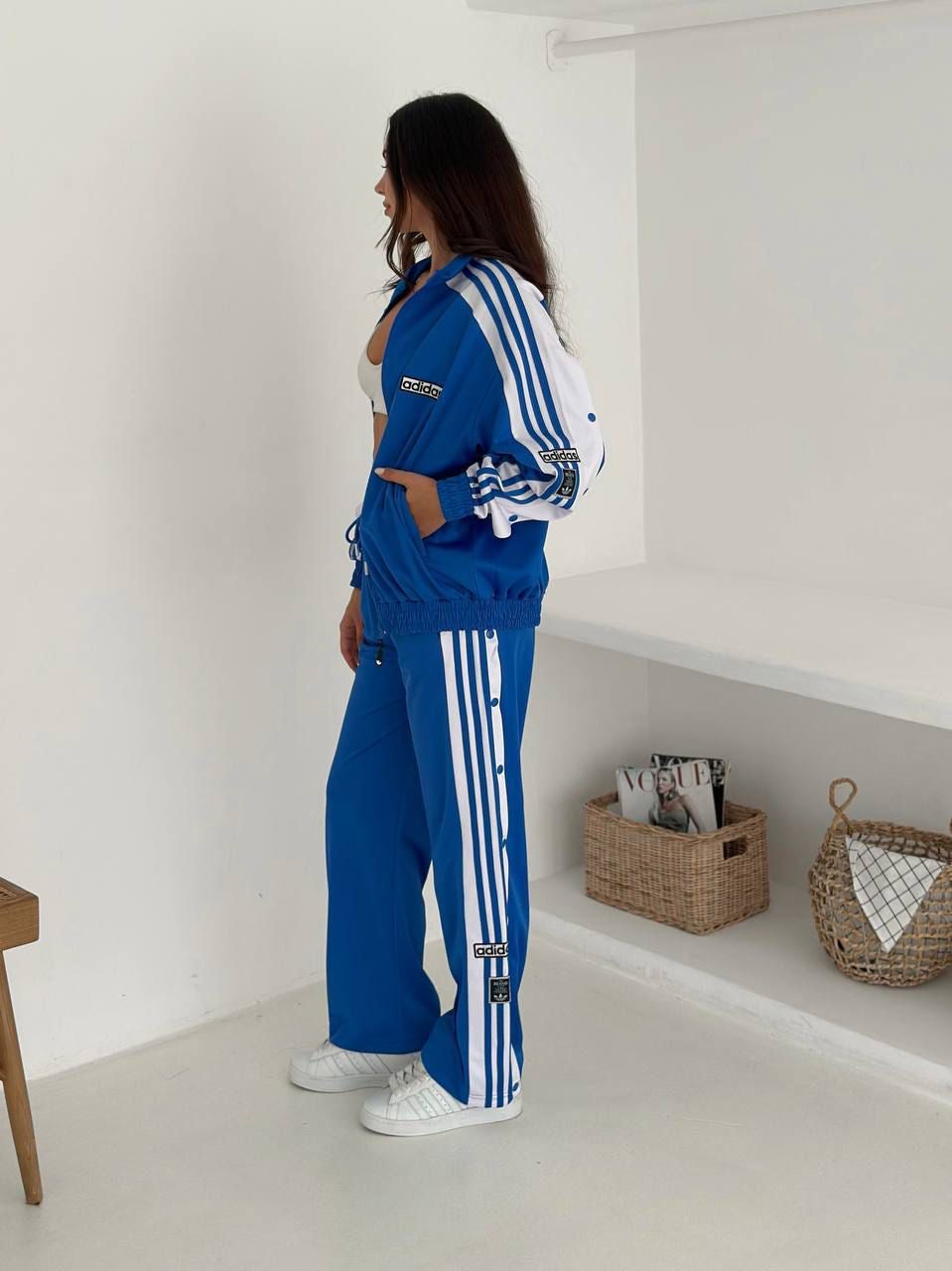 Trening Adidas – Classic Fit – Albastru Royal cu Dungi Albe